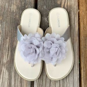 Silver Flower Sandals - Girl's Size 3